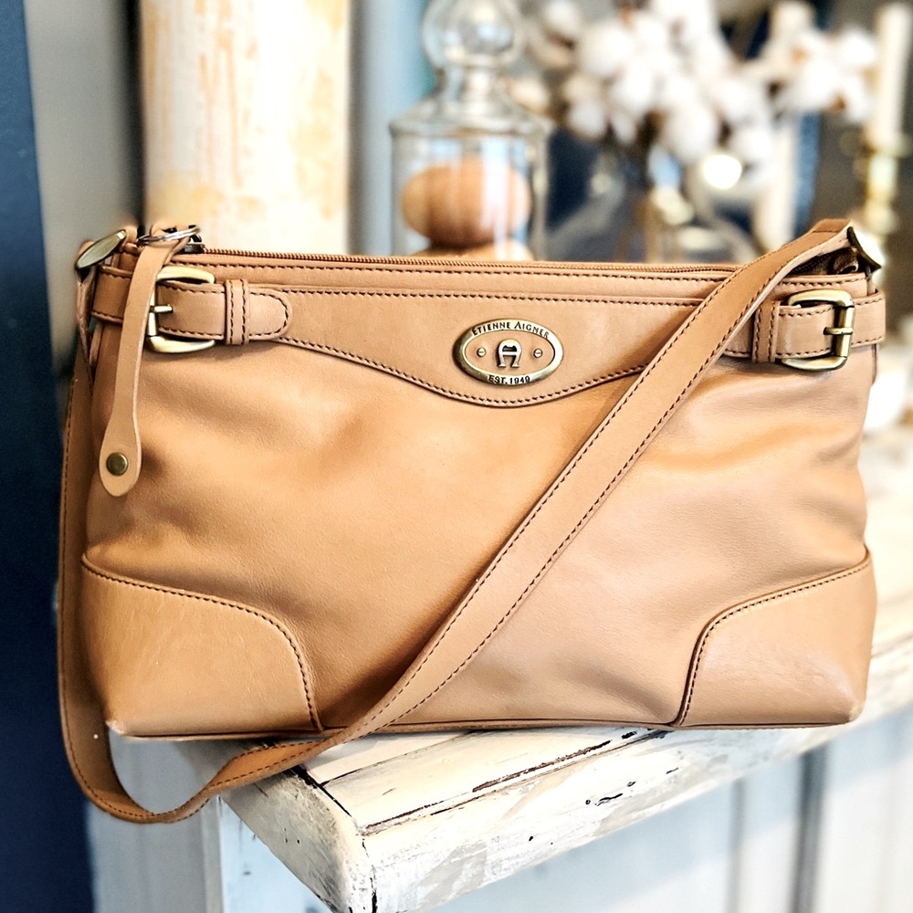 Vintage tan genuine leather Etienne Aigner shoulder bag
